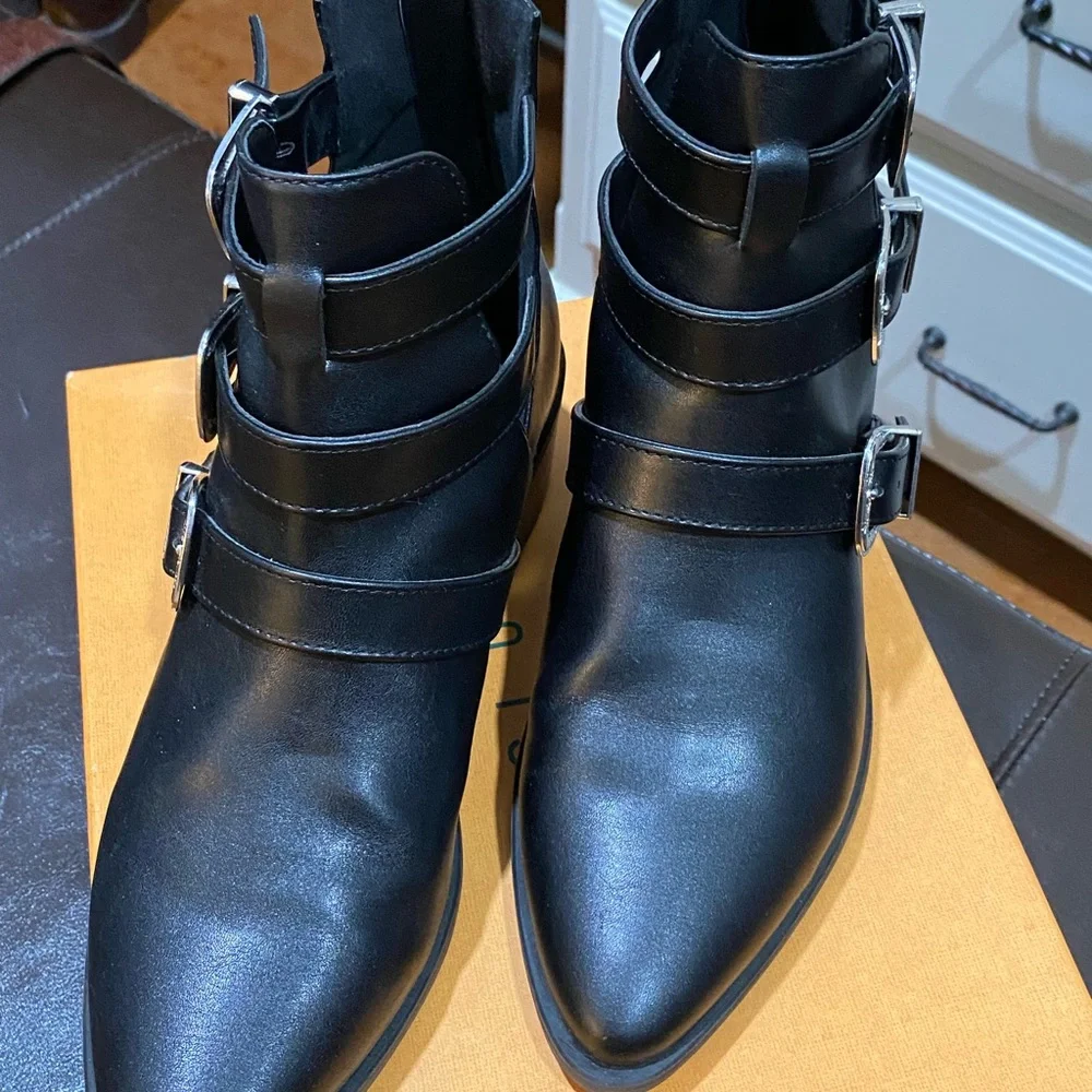 MADDEN GIRL booties - Picture 2 of 5